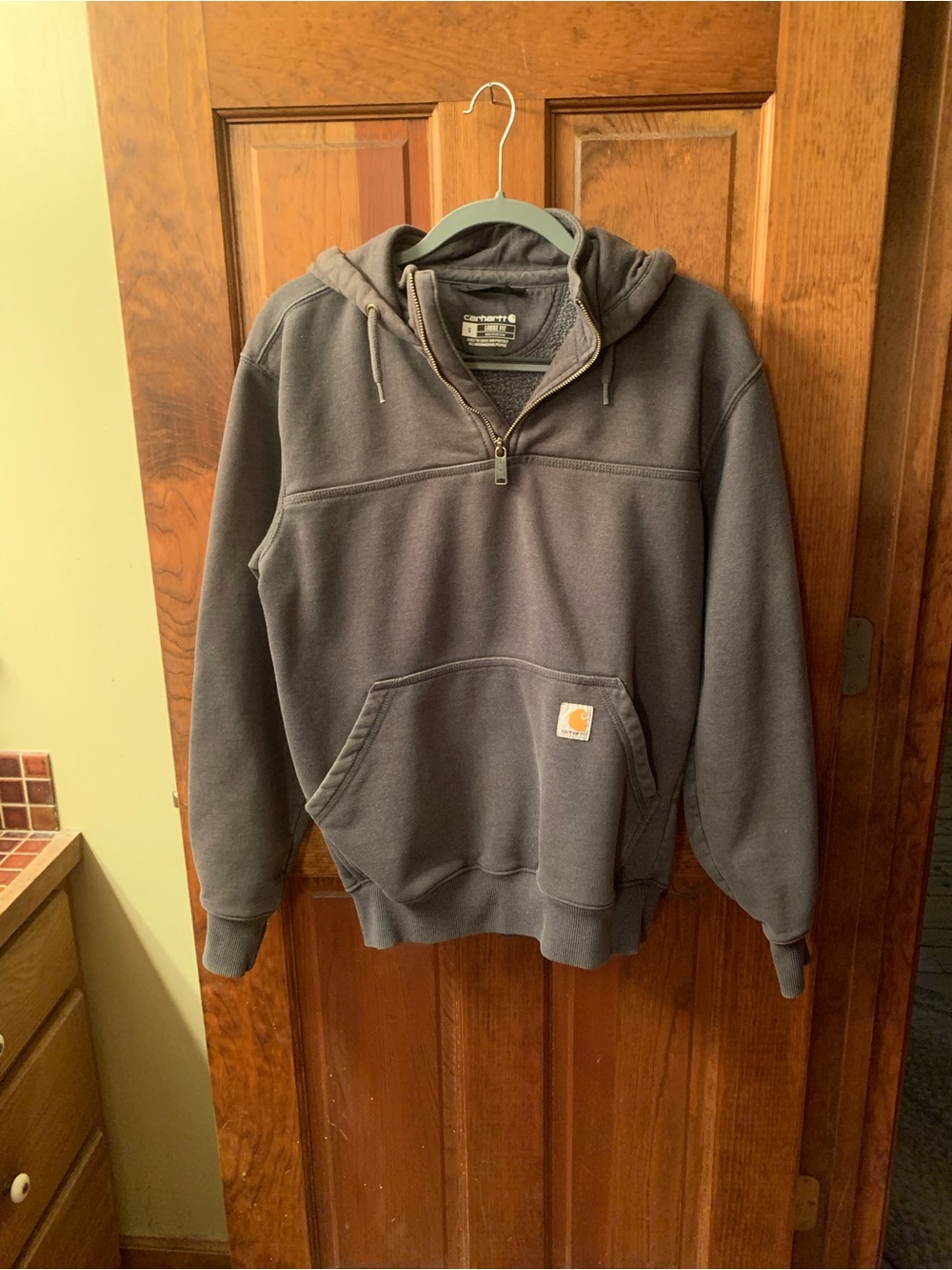 Carhartt heavyweight quarter zip hoodie, loose fit for easy layering. Warm.